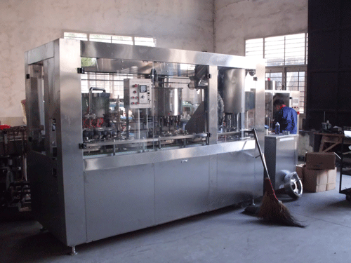bottle_filler_and_capper