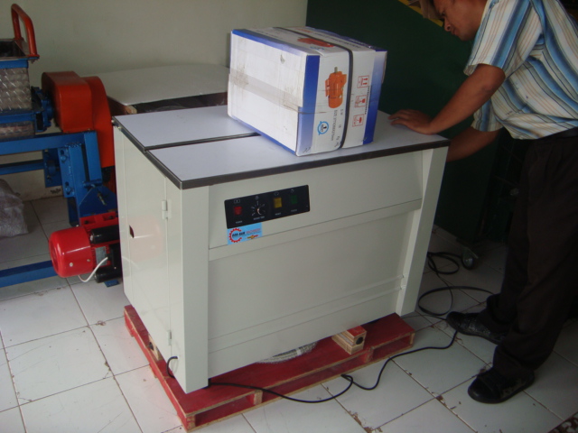 Mesin-Strapping-Kardus-Pengikat-Pita-Carton